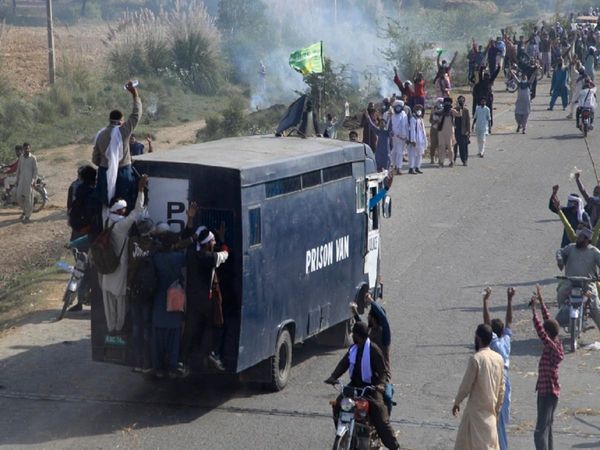 8 Person Killed including Four police in violence at TLP protest in Pakistan