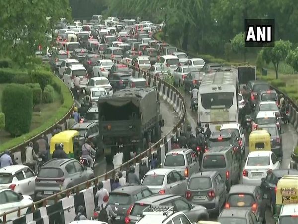 delhi weather, delhi weather forecast, delhi ncr monsoon, delhi ncr monsoon update, delhi ncr men monsoon aaya, jam on delhi road