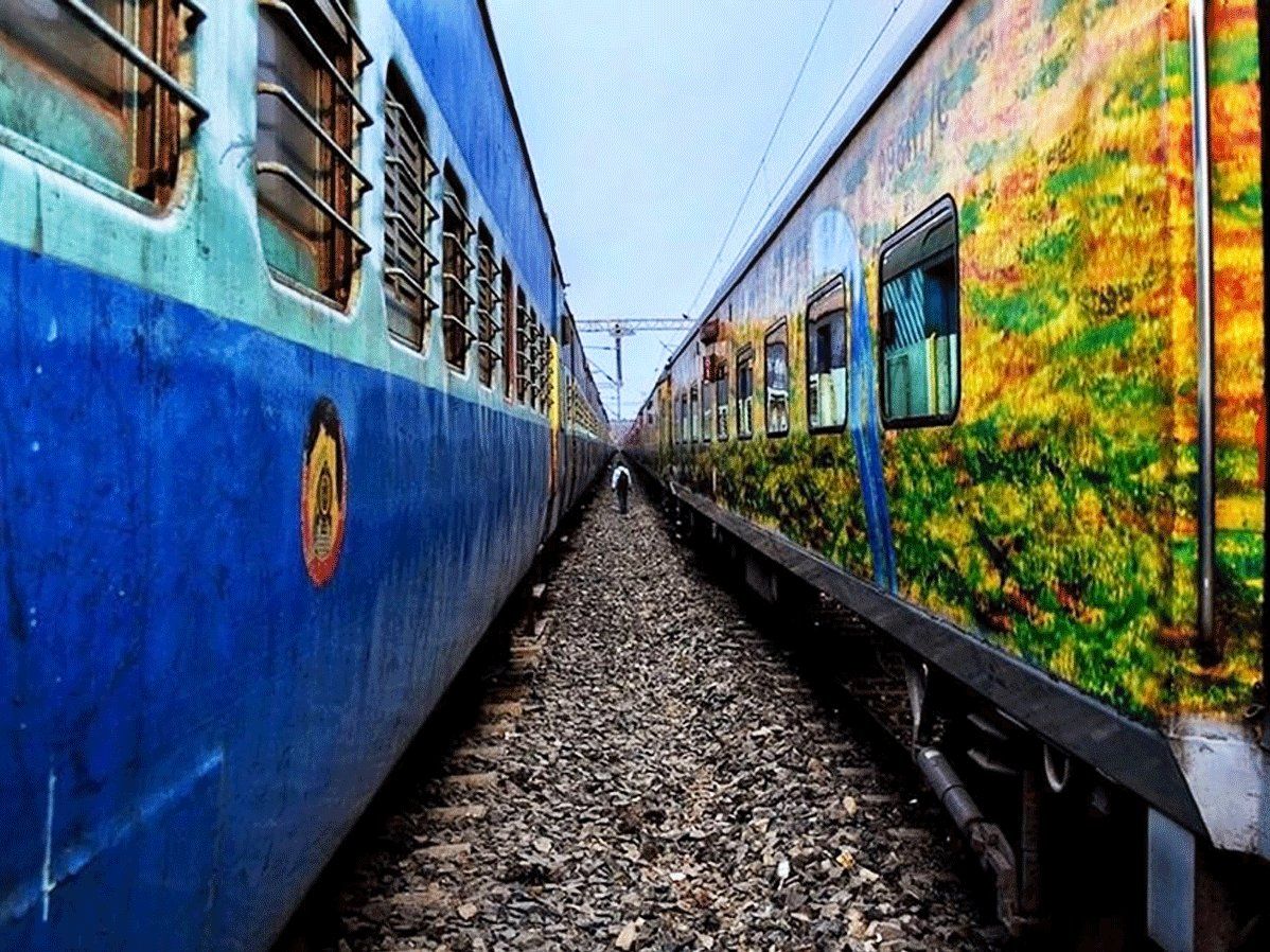 Holi Special Trains:होली अपनों के साथ मनाएं, इन रूट्स पर चलेंगी स्पेशल ट्रेन, देखें ये लिस्ट
