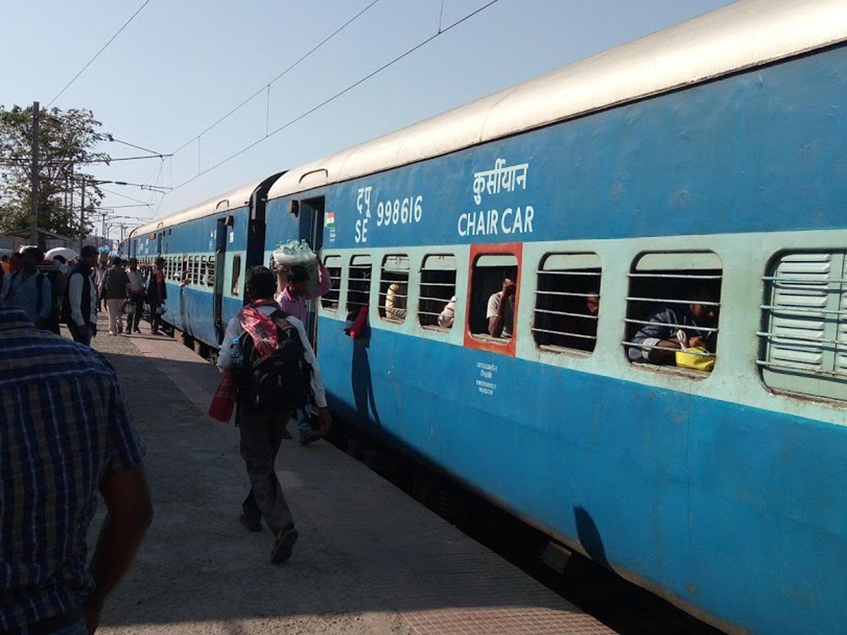 Special Trains : मुंबई से गोरखपुर, पटना, दरभंगा और पुणे से दानापुर के लिए एडिशनल स्पेशल ट्रेनों का ऐलान