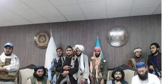 Taliban in Cricket HQ: Taliban entered Afghanistan Cricket Board office with AK-47, along with former players