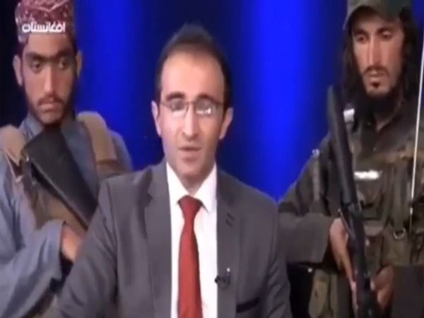 Gun on head, TV anchor forced to praise Taliban, appeal to people, do not be afraid, watch video