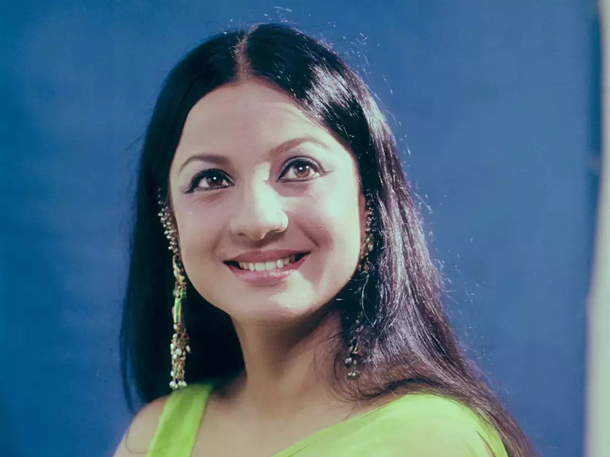 Actress Tanuja Birthday know Lesser known interesting Facts, Tanuja ...