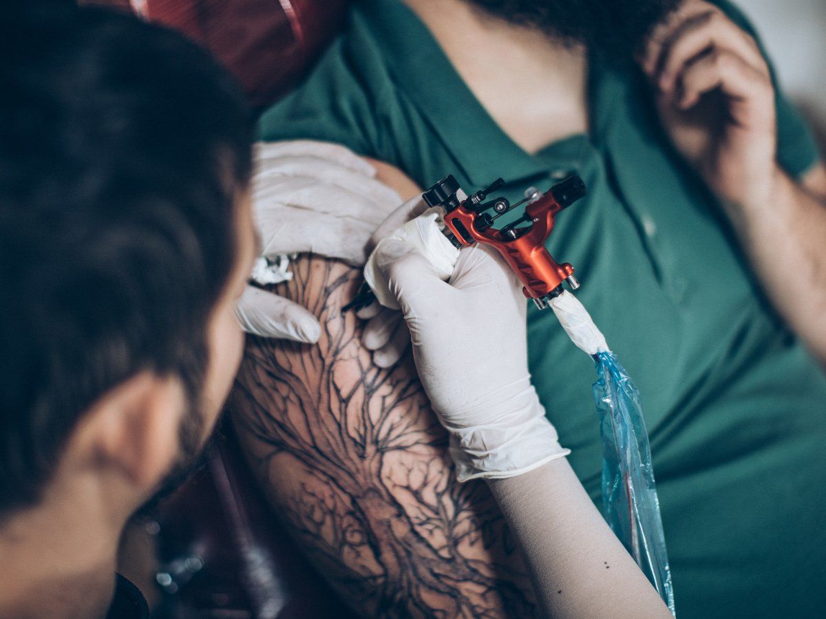 How Long Does It Take to Become a Tattoo Artist? - Florida Tattoo Academy