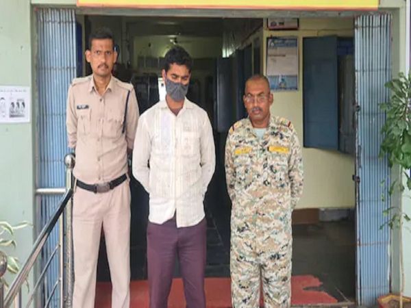 Teacher used to show porn videos to minor girl students in Chhattisgarh, arrested by police