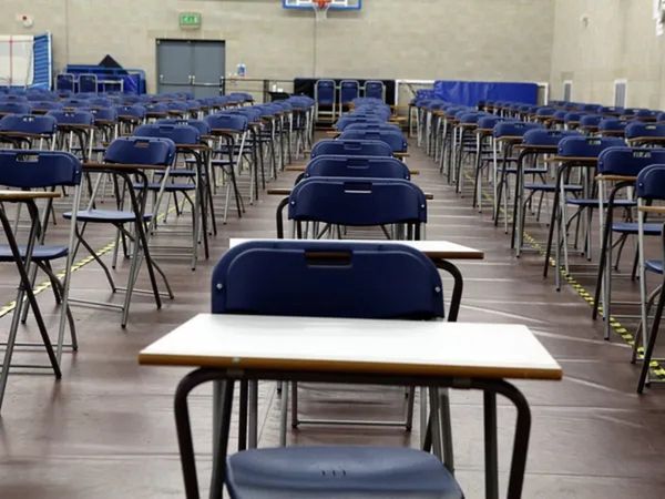 Teacher's way to catch copycat students