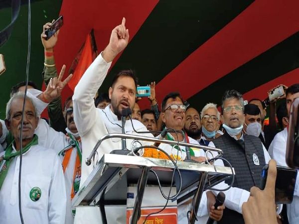 Tejashwi Yadav breaks Lalu's record, holds 19 public meetings in a day