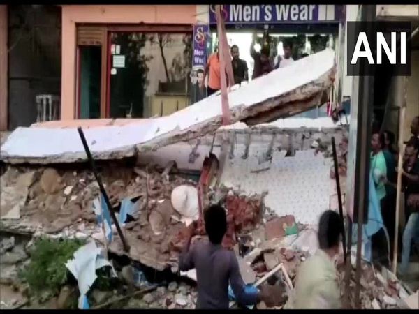 Four people were killed after a slab of an old building collapsed upon them Yadadri-Bhongir district of Telangana 