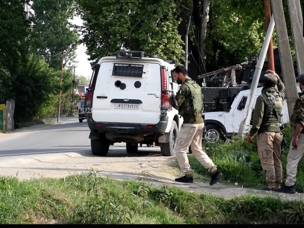 Encounter between terrorists and security forces in Jammu and Kashmir's Pulwama, three terrorists killed