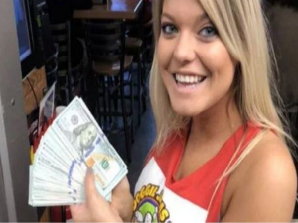 Man Gave two and half lakh rupees tips in america