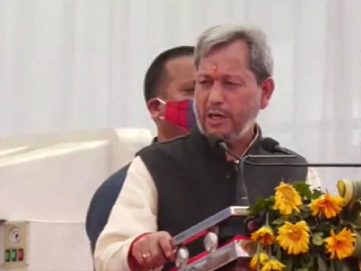 फिर से अजीब बयान दे गए तीरथ सिंह रावत- अमेरिका ने भारत को 200 साल तक बनाया था गुलाम