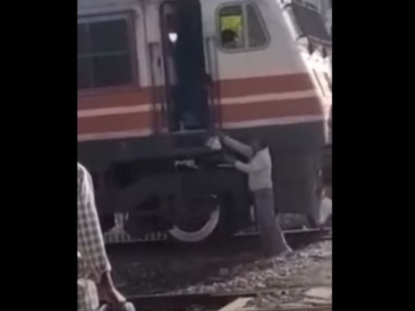 Driver Stops Train For Kachori In Rajasthan Video Goes Viral