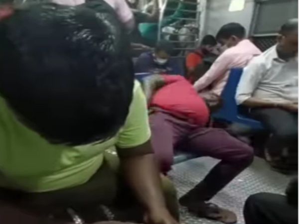 Viral Video Man Sleep In Train Then What Happened Watch Funny Viral Video in Hindi