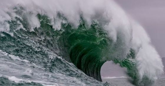 Sea tsunami