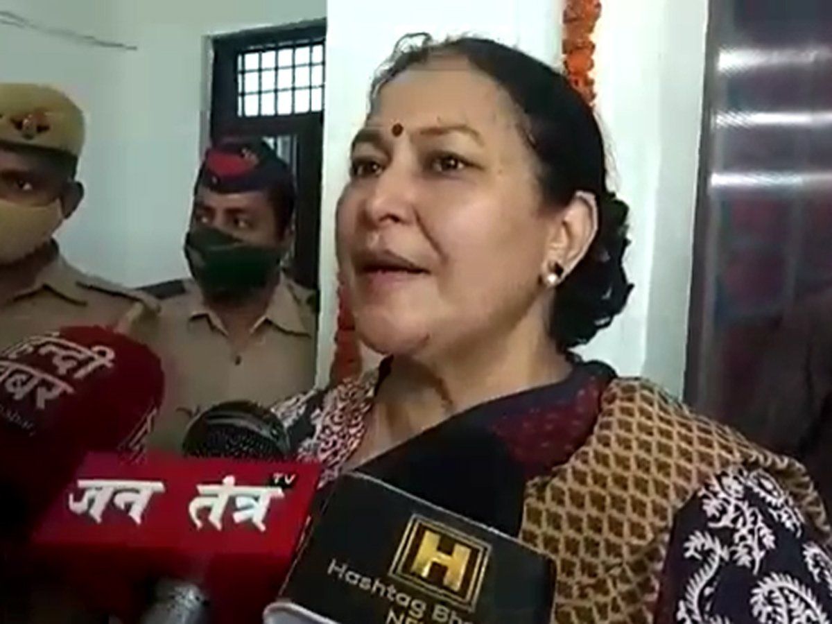 यूपी पेपर लीक मामला: बलिया के DIOS सस्पेंड, STF को सौंपी गई जांच, रद्द पेपर की परीक्षा इस तारीख को होगी