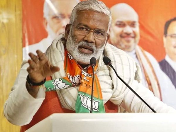 Akhilesh Yadav's eyes are torn after seeing the development of Yogi government, says UP BJP President Swatantra Dev Singh