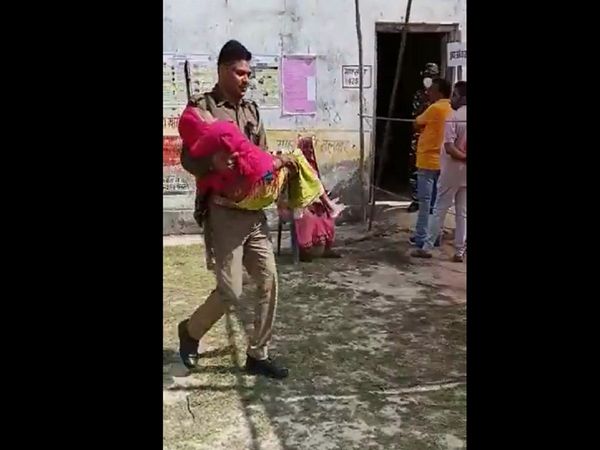 UP police constable helps elderly woman at polling station, Video gone viral on Social Media Watch here