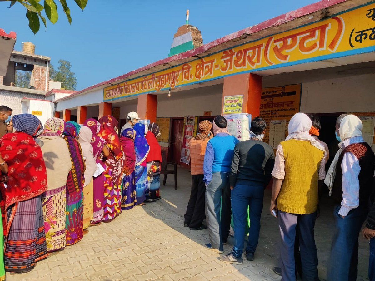 UP Election 2022: शांतिपूर्ण तरीके से संपन्न हुआ तीसरे चरण का मतदान, 60 फीसदी से अधिक लोगों ने की वोटिंग