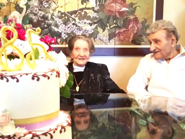 US:अमेरिका के सबसे लंबे समय तक रहने वाले कपल ने 85 वीं मैरिज एनिवर्सिरी मनाई