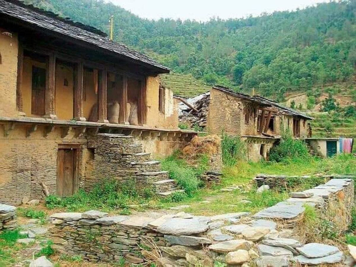 Uttarakhand Election 2022: उत्तराखंड चुनावों में 'भूतिया गांव' का कनेक्शन, चौंकाती है कहानी