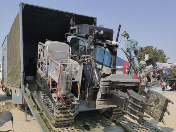 Bomb Diffuse UXOR Robot