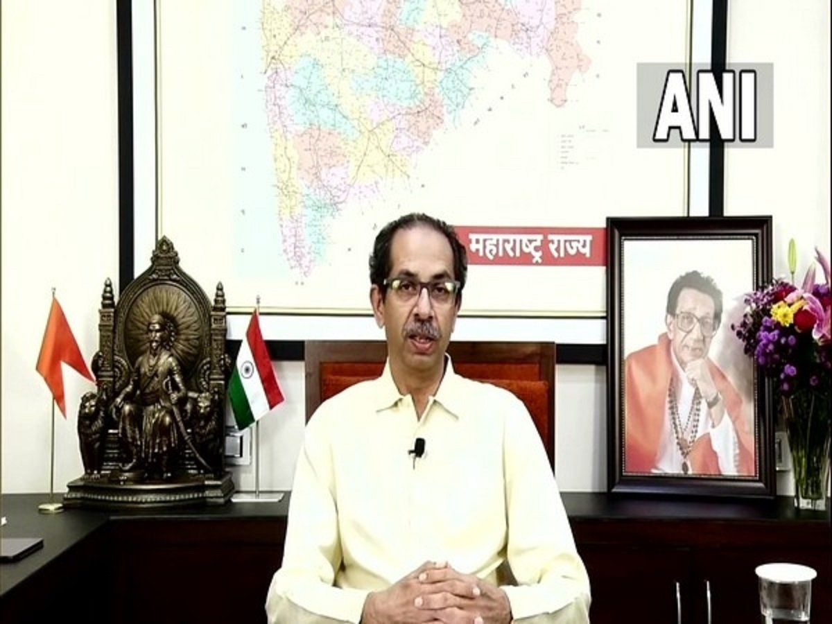 Mumbai: उद्धव ठाकरे को लगा झटका, शिंदे गुट में शामिल हुए शिवसेना के 30 पूर्व पार्षद