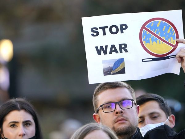 Massive protests erupted in world against Russian attack on Ukraine, protests in Putin's home town too