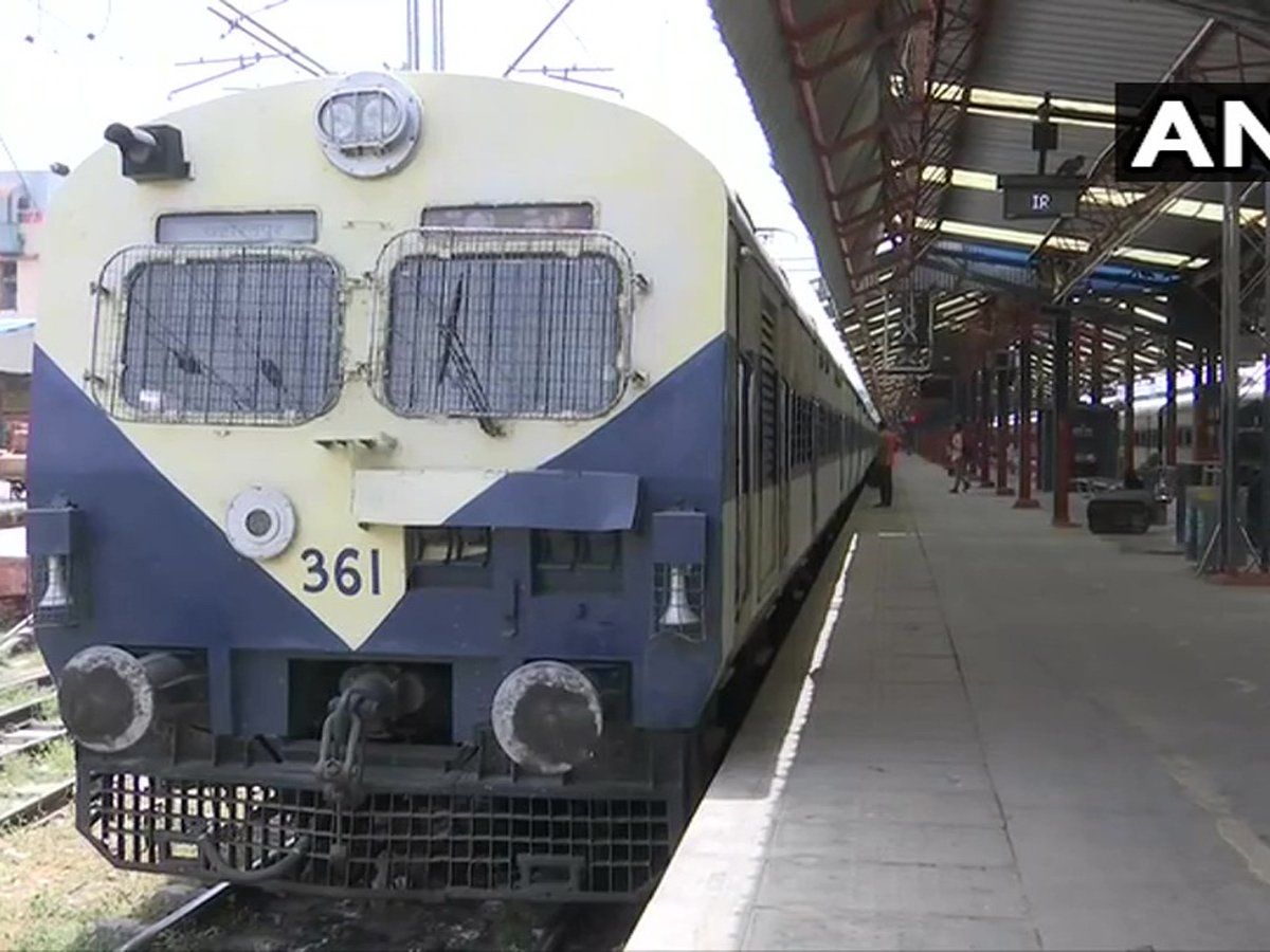 दिल्ली से अनरिजर्व मेल एक्सप्रेस ट्रेन फिर से शुरू, टिकट के बिना प्लेटफॉर्म पर जाने की अनुमति नहीं