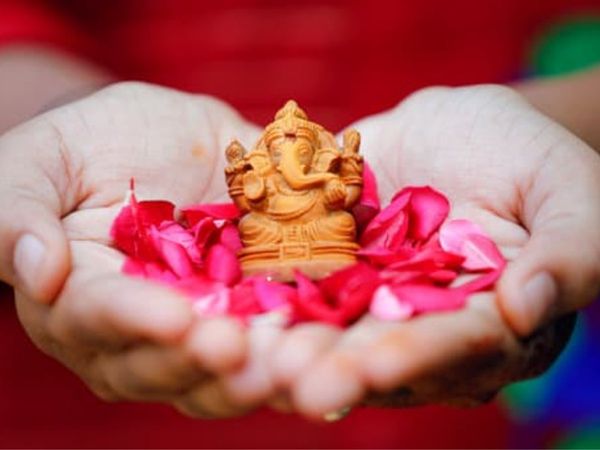 Chanting Ganapati ji's mahamantra,गणपति जी के महामंत्र का जाप