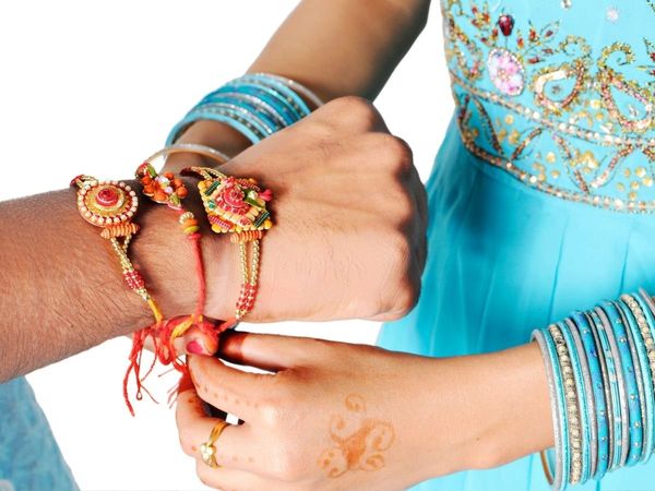  रक्षाबंधन के दिन कुछ विशेष उपाय करने से धन प्राप्ति समेत अन्य लाभ होते हैं। (Pic : Istock)