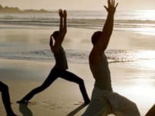 Yoga Pose in lockdown, लॉकडाउन में करें ये योगा पाेज ट्राई