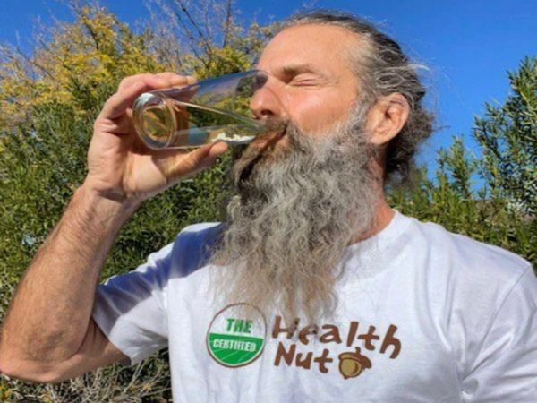 Former model drinking his own Urine and doing urine enemas For Incredible Body