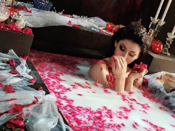 Urvashi Rautela Bathtub Photo