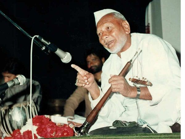 Today history aaj ka itihas August 21 Ustad Bismillah Khan died on this day