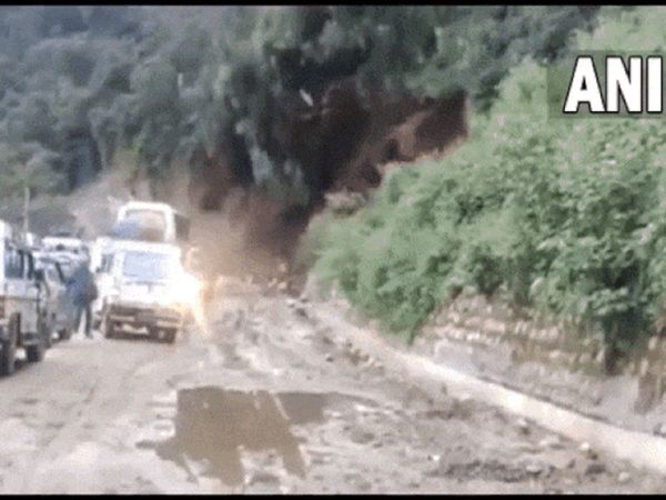 Debris triggered by landslide blocks NH 109 at Rudraprayag Uttarakhand watch video
