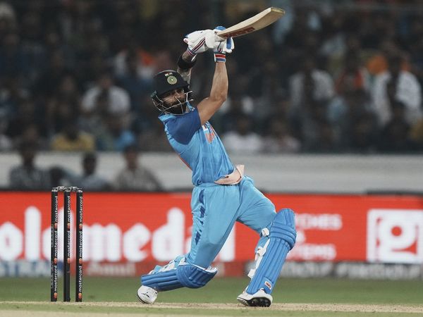 VIRAT-KOHLI-FIFTY-HYDERABAD