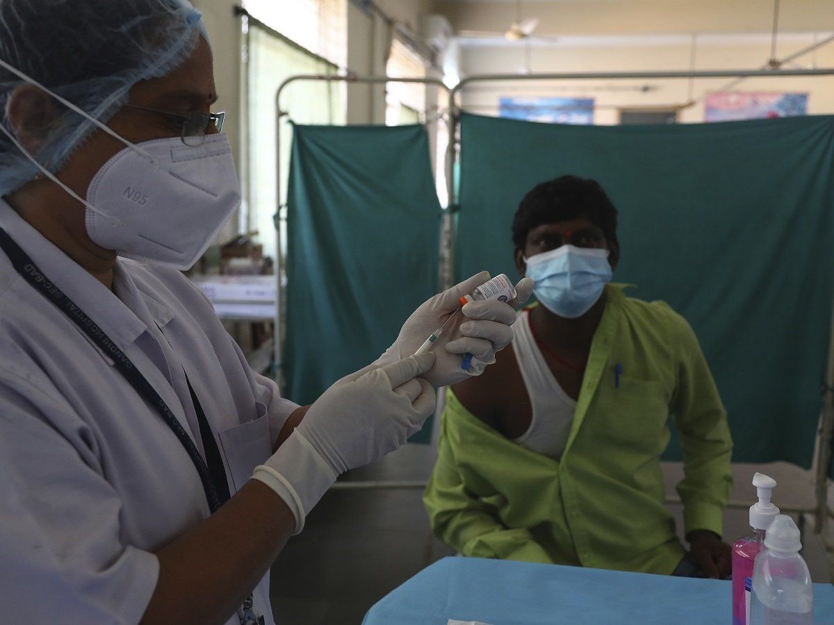 Vaccination Report: यहां जानें किस राज्य में अभी तक लगे कितने टीके, वैक्सीनेशन में कौन कितना आगे