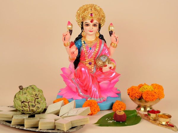 Vaibhav Laxmi Vrat niyam