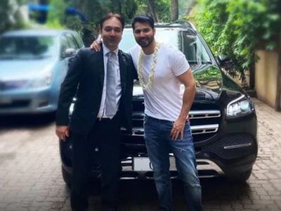 Actor Varun Dhawan Brings Home New Mercedes GLS SUV Actor Varun Dhawan Brings Home New Mercedes GLS SUV