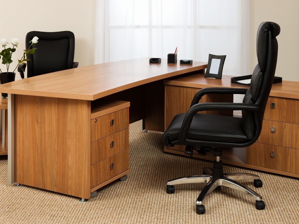 Vastu Shastra Vastu tips for office table according to vastu rules for