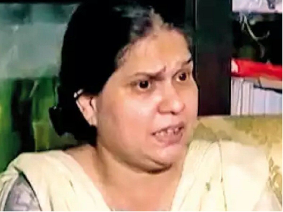 विकास दुबे की पत्नी का पूरा इंटरव्यू, बताया- एनकाउंटर की रात वह कैसे घर से भागी थीं