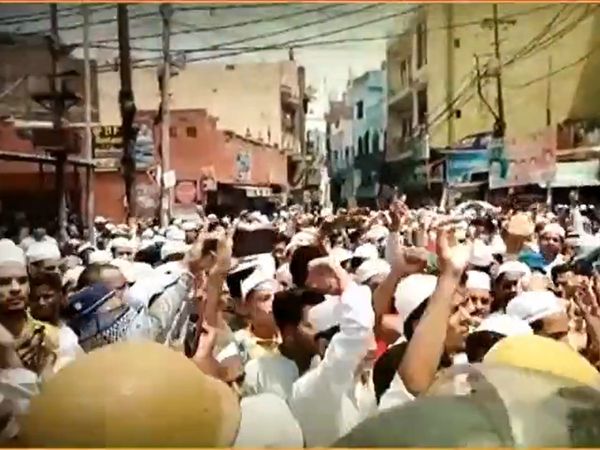 Violence after Friday prayers: Owaisi-Madani's backup to Inflammatory Gang