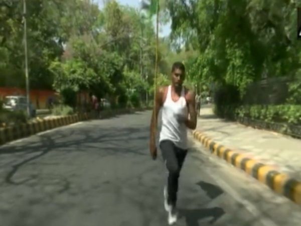 Rajasthan Man Suresh Bhinchar run 350 KM in 50 hours to join Indian army Video Goes Viral