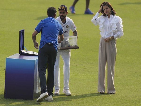 Virat-Kohli-Anushka-Sharma