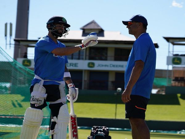 Virat-kohli-Rahul-Dravid