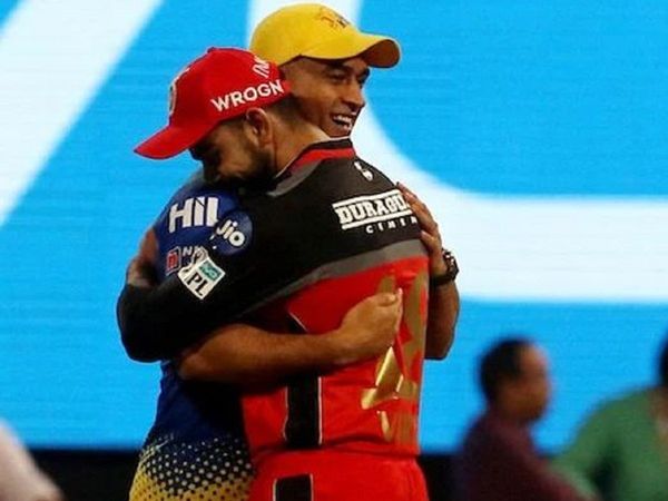 Virat Kohli's reaction on MS Dhoni leaving captaincy of CSK