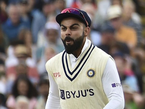 Virat Kohli angry on umpire Aleem Dar