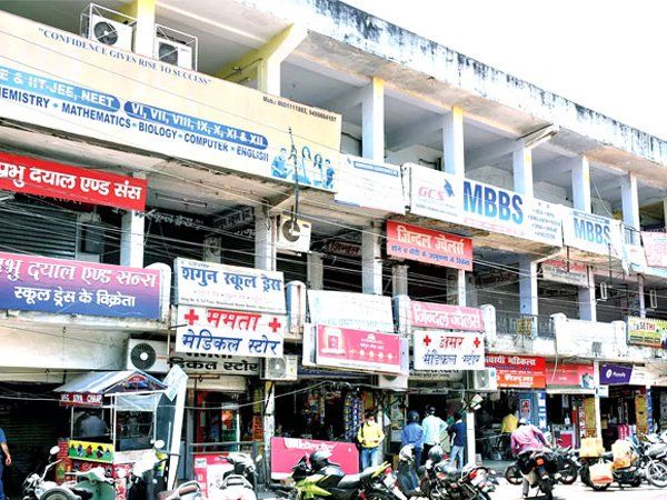 UP Weekend Lockdown:यूपी में खत्म हुआ शनिवार का 'वीकेंड लॉकडाउन', शुरू हुई व्यवस्था, व्यापारियों में खुशी