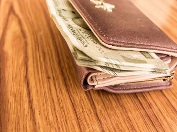 Man's wallet lost in Mumbai local train found by cops after 14 years