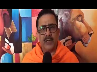 Wasim Rizvi became Harbir Narayan Singh Tyagi after renouncing Islam, converted to religion in Dasna temple Wasim Rizvi became Harbir Narayan Singh Tyagi after renouncing Islam, converted to religion in Dasna temple